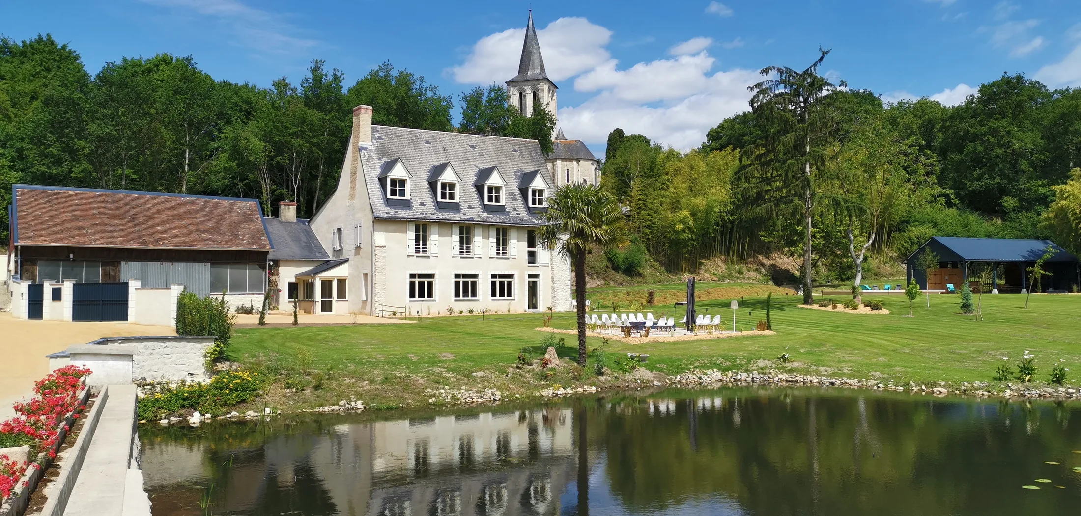 Le domaine au bord de la Riverolle